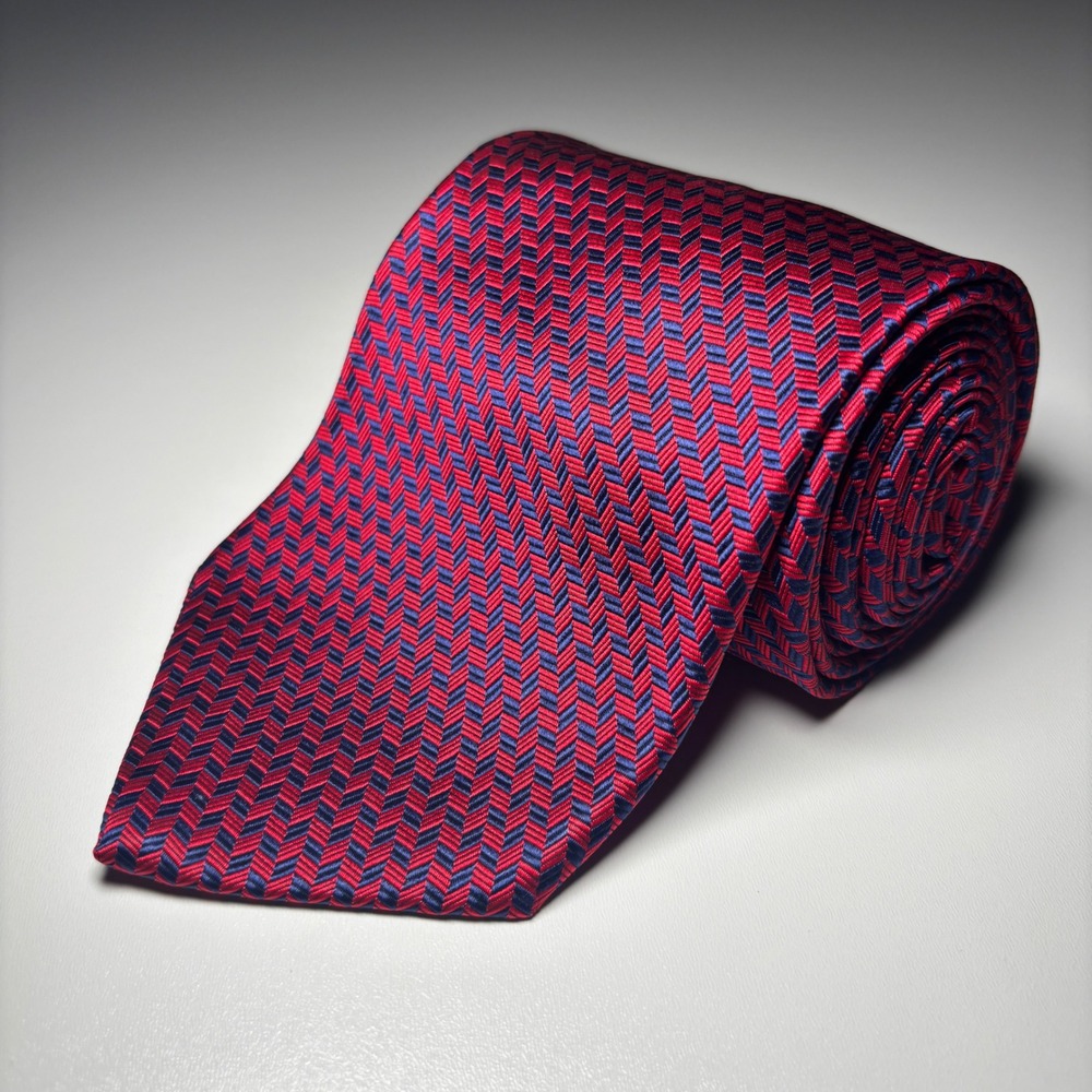 Brooks Brothers Silk Red Navy Chevron Print Necktie Tie Made in‎ USA
